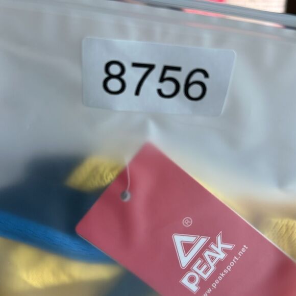 NWT PEAK Men’s Yellow/Black V Neck Athletic Tank Top - Size 3XL - Picture 6 of 6